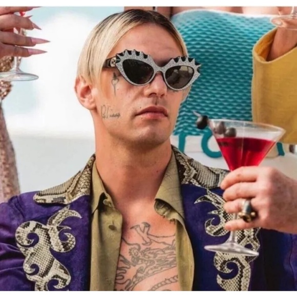 🔥NWT Authentic GUCCI GORGEOUS Cat-Eye Frame Sunglasses With Crystals 🔥 - Picture 4 of 16